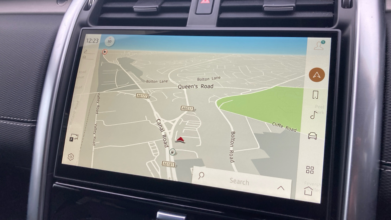 Land Rover Discovery 3.0 D300 Dynamic SE 5dr Auto Diesel Station Wagon